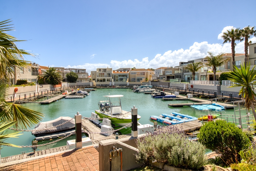 2 Bedroom Property for Sale in Harbour Island Western Cape